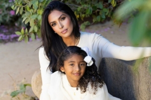 三女儿9岁啦！瓦妮莎INS：生日快乐！我们超爱你 超级明星！